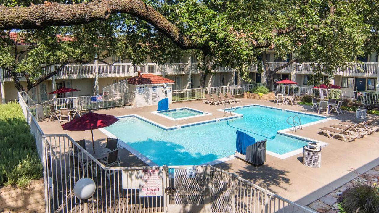 Motel 6-Addison, Tx - Dallas Ngoại thất bức ảnh