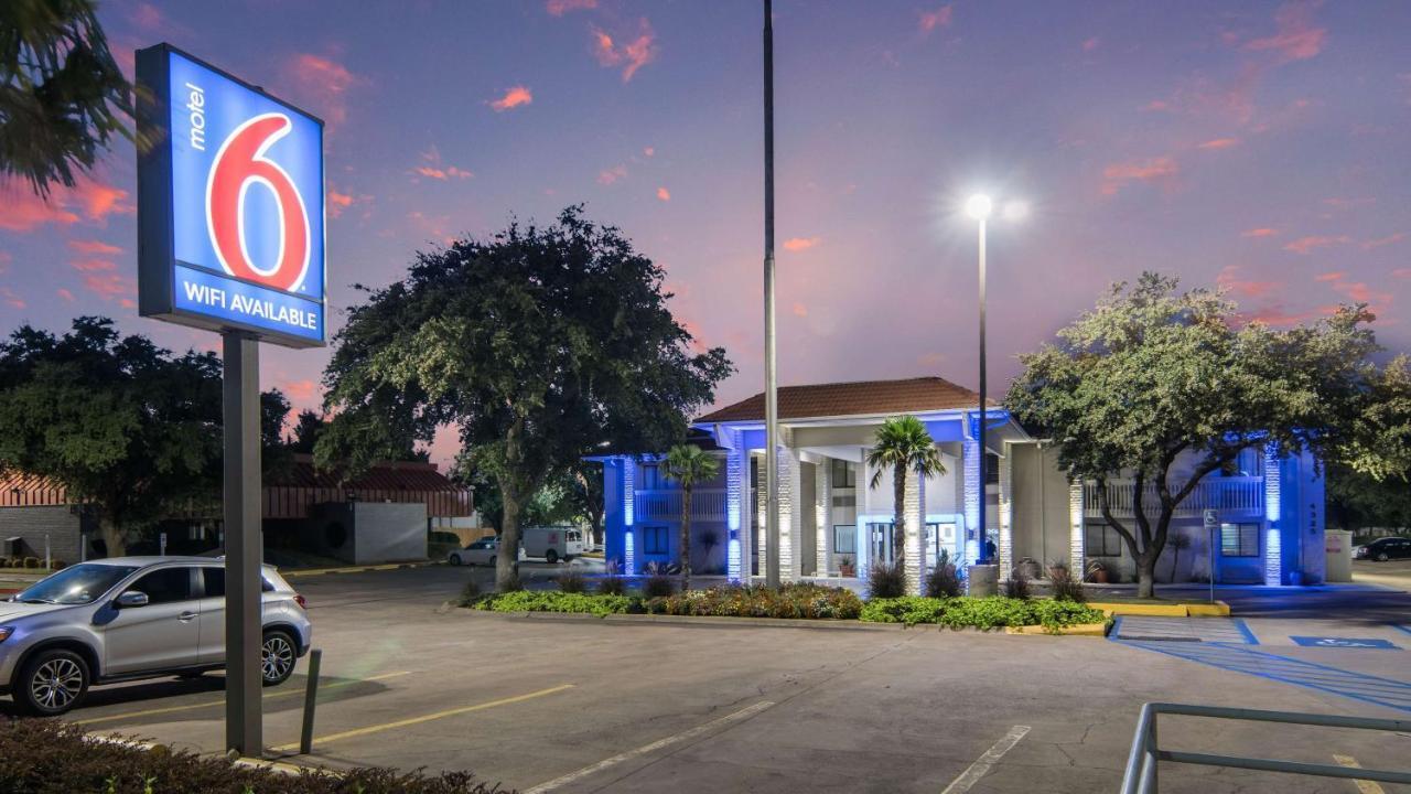 Motel 6-Addison, Tx - Dallas Ngoại thất bức ảnh