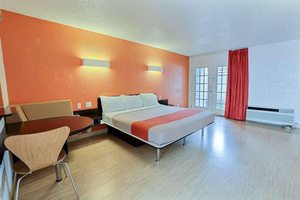 Motel 6-Addison, Tx - Dallas Phòng bức ảnh