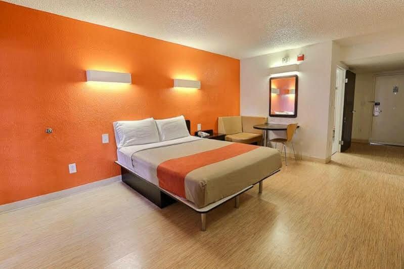 Motel 6-Addison, Tx - Dallas Ngoại thất bức ảnh